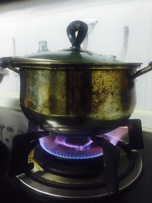 清热止渴枇杷叶炖雪梨汤的做法 步骤5
