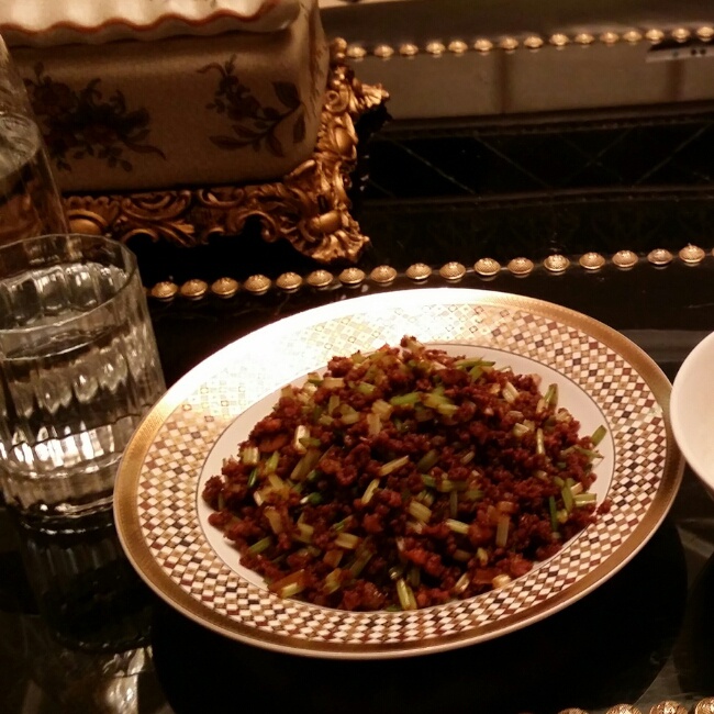 芹菜牛肉末「下饭神器」