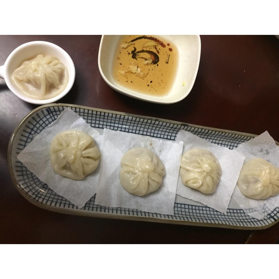 灌汤小笼包