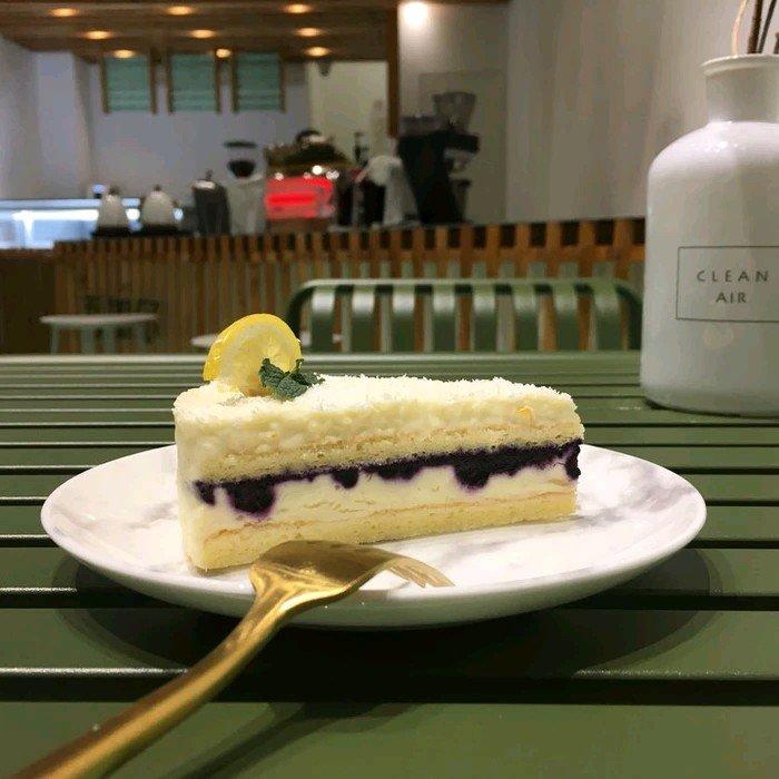 蓝莓芝士慕斯蛋糕（视频菜谱）