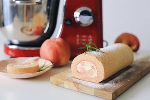 粉嫩水蜜桃蛋糕卷—摩飞厨师机的做法 步骤15