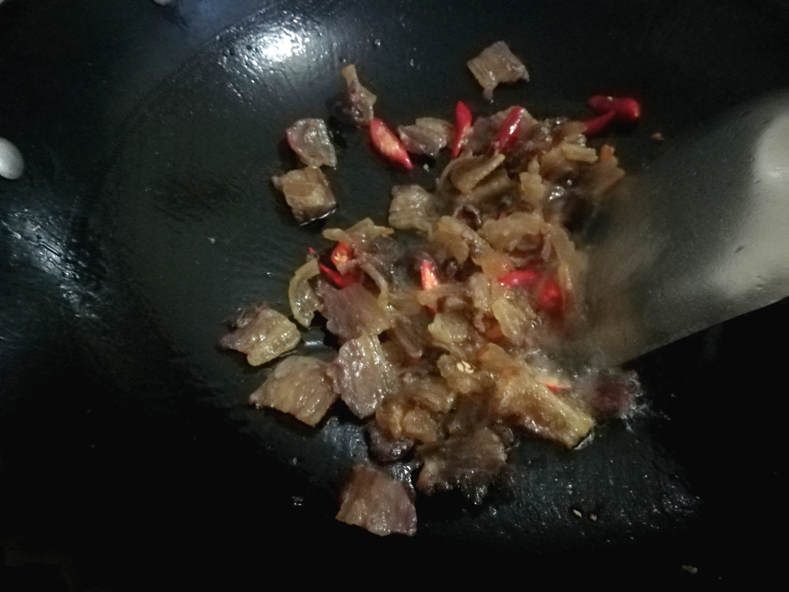 超下饭的腊肉炒小竹笋的做法 步骤6
