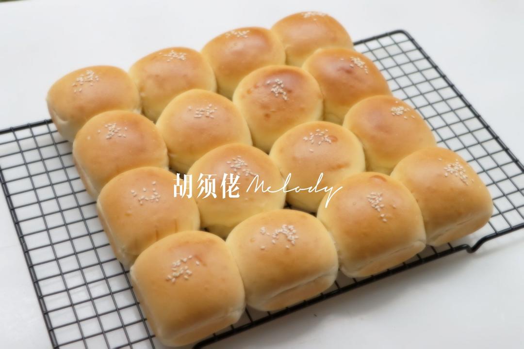 🥛超简单快手，柔软拉丝，一次发酵，牛奶小餐包