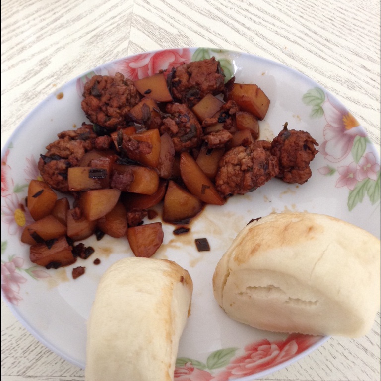 糖醋土豆鸡肉丸子