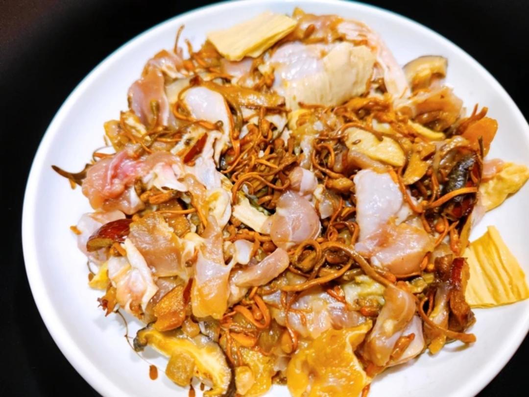 地道广东味——虫草花蒸鸡