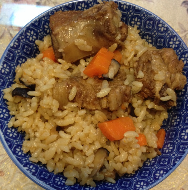 喷香排骨焖饭（爆好吃）
