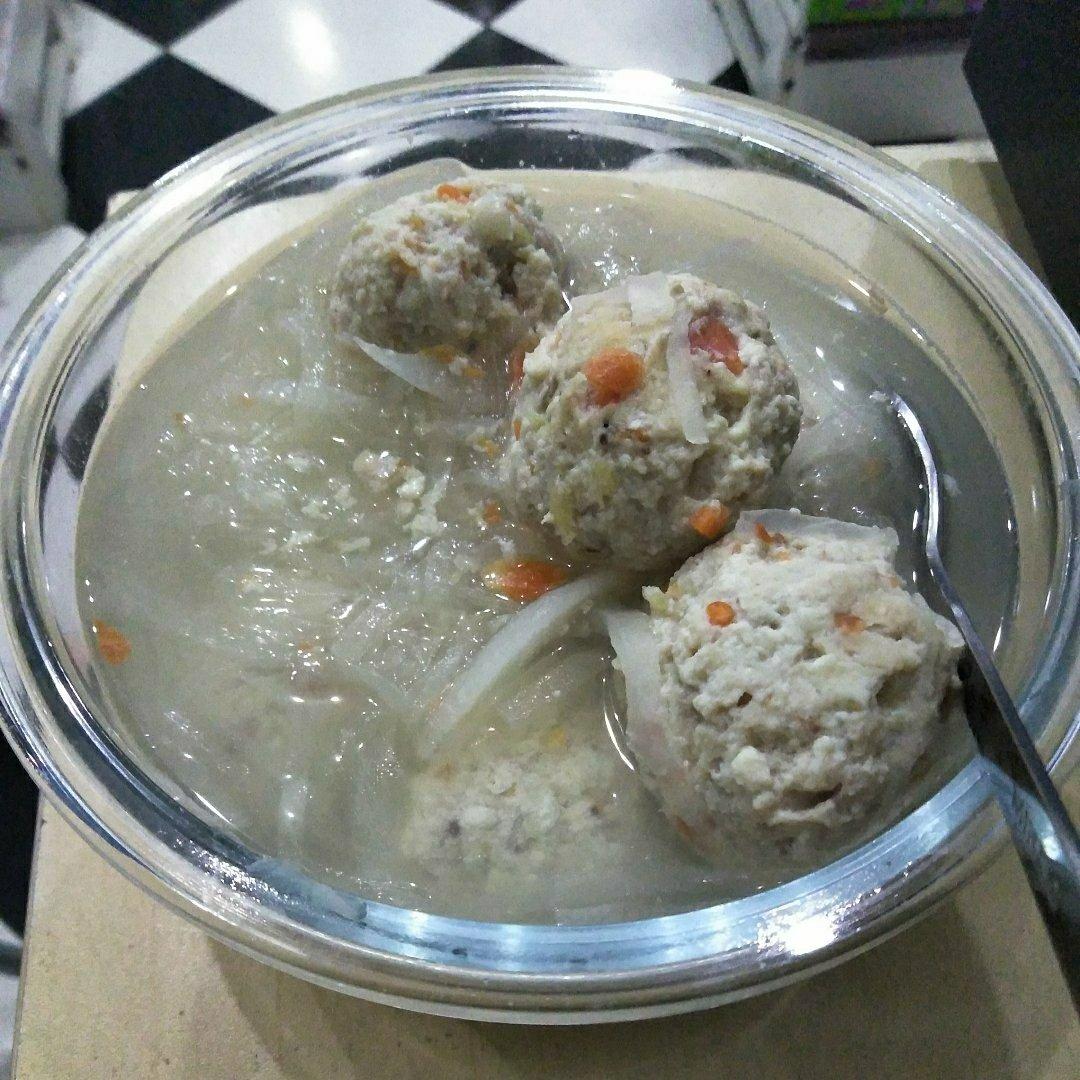 【10分钟系列】白萝卜豆腐圆子汤