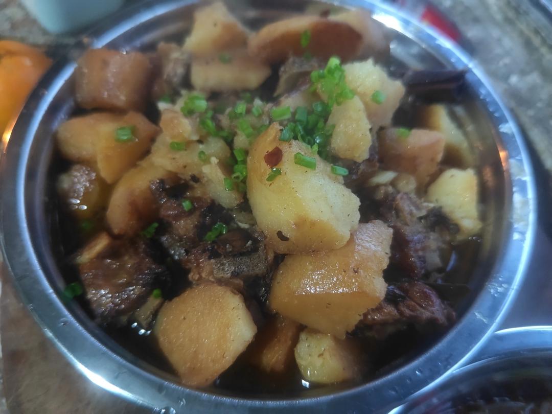 高压锅～土豆烧排骨