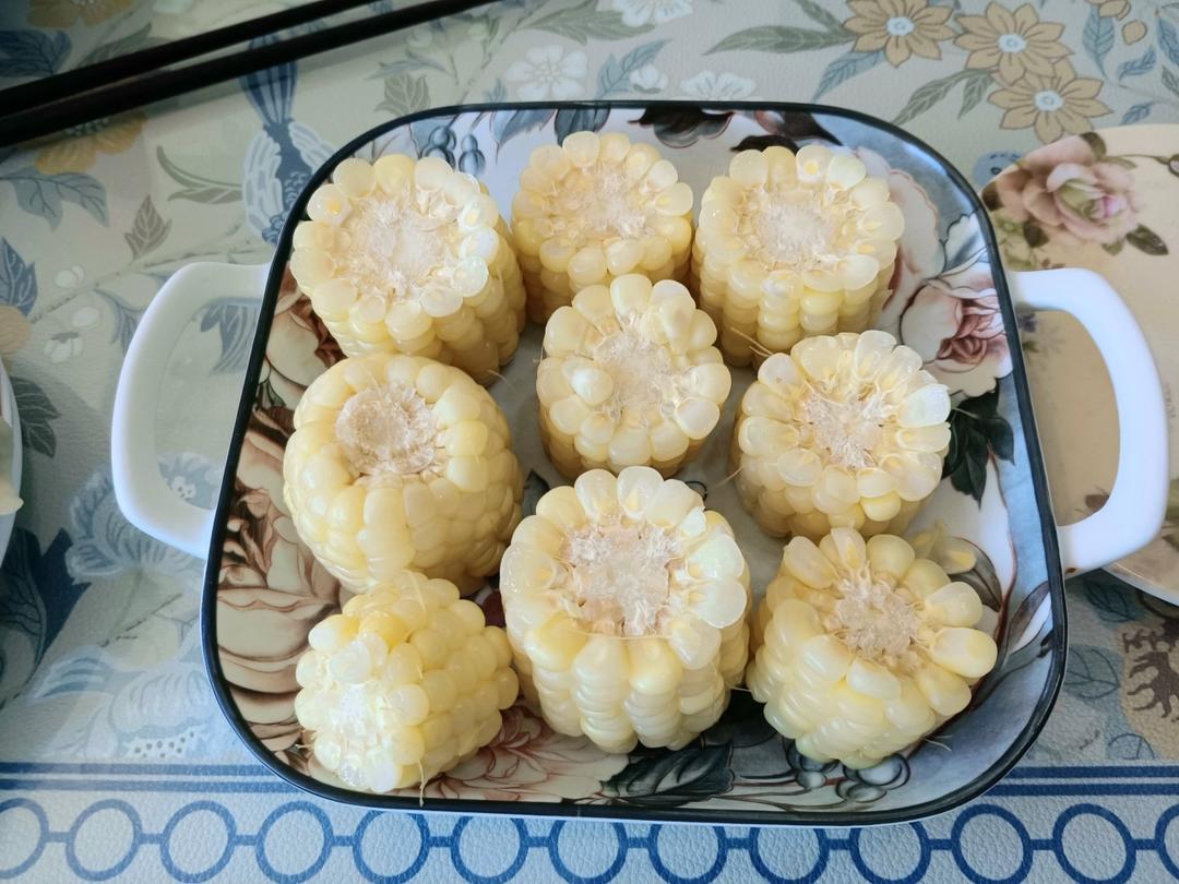 隔水蒸玉米方法