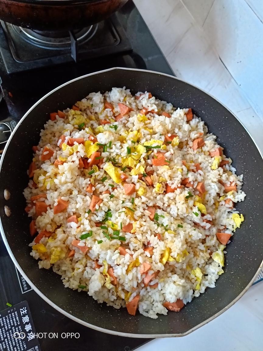 鸡蛋火腿炒饭