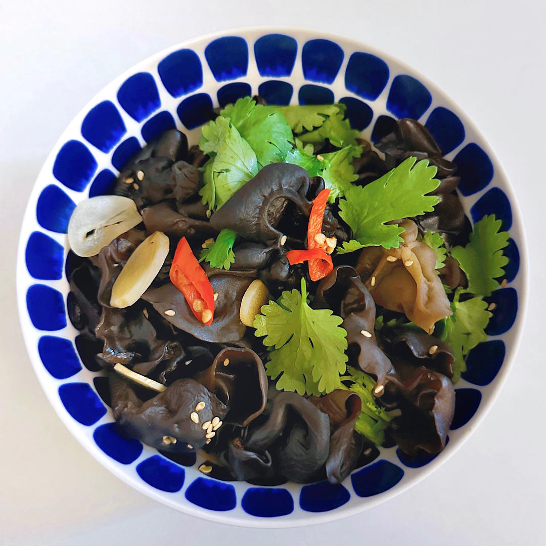 微波炉180小木耳（ref.萧潇）的做法