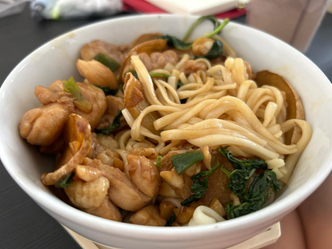 台湾三杯鸡 Stewed Chicken with Ginger and Wine in Casserole