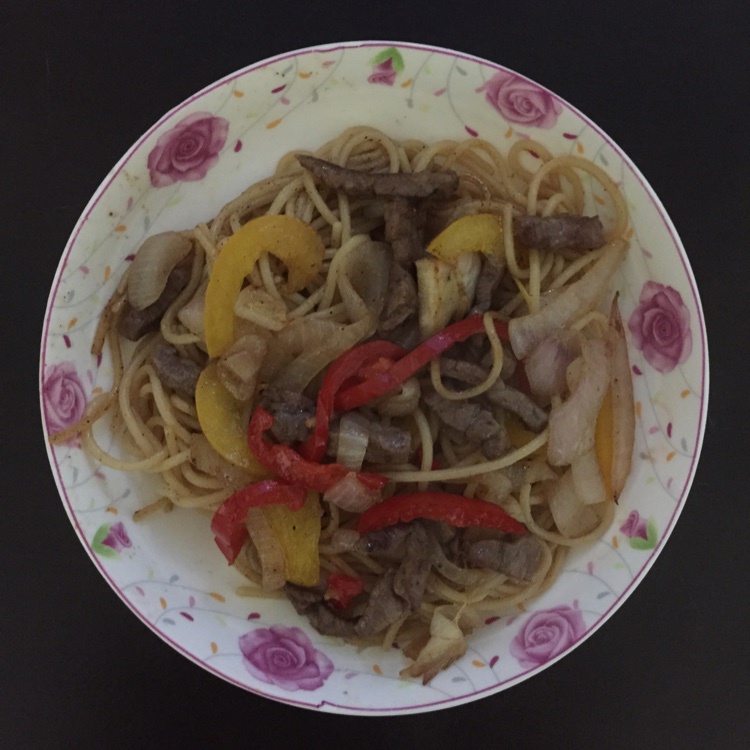 黑椒牛柳炒意粉