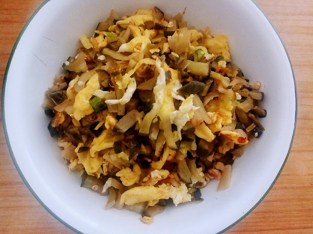 好久不吃会想念的咸菜疙瘩炒鸡蛋的做法