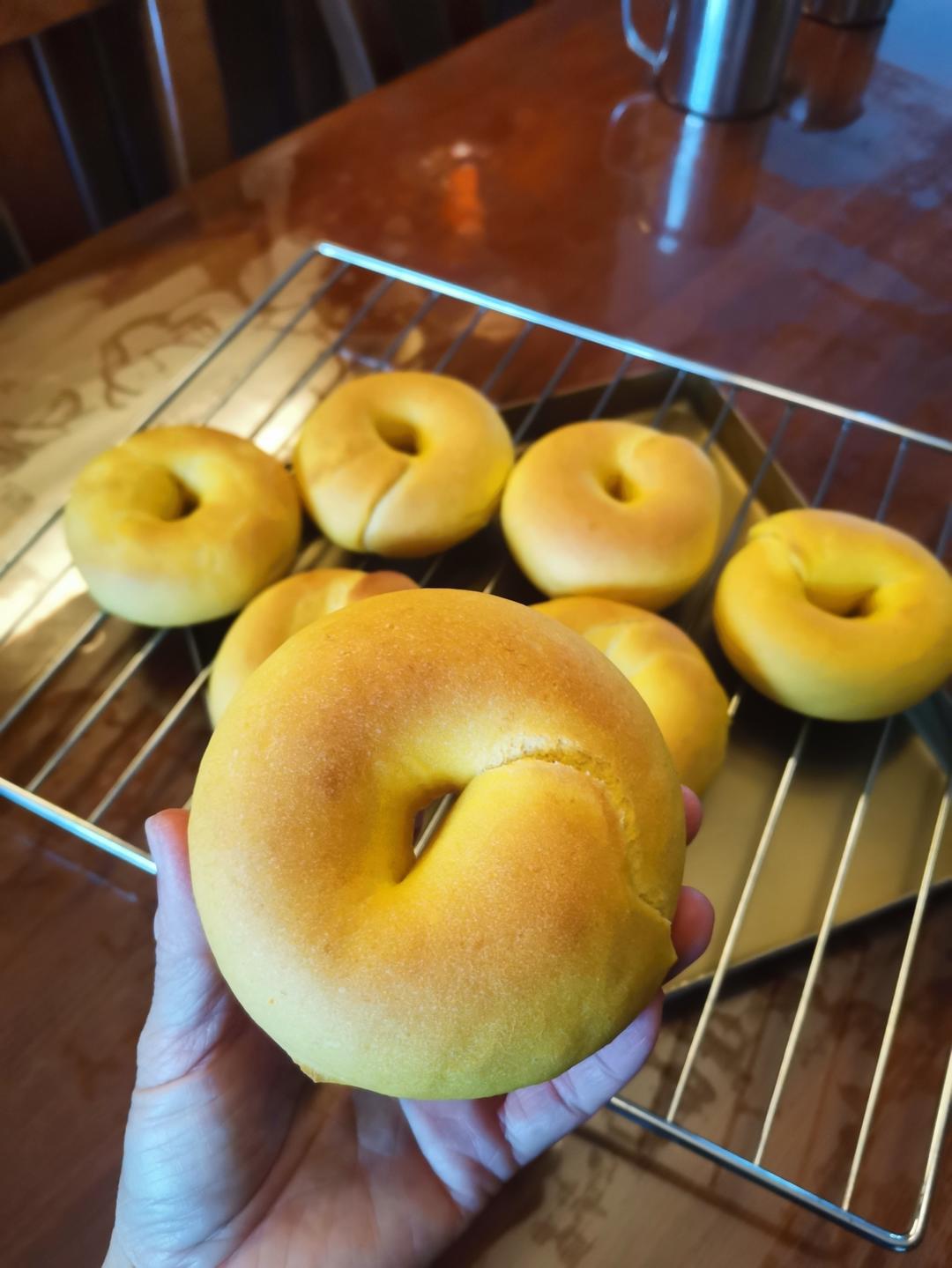鸡纵菌脆肠全麦贝果🥯嘎嘎香｜别错过