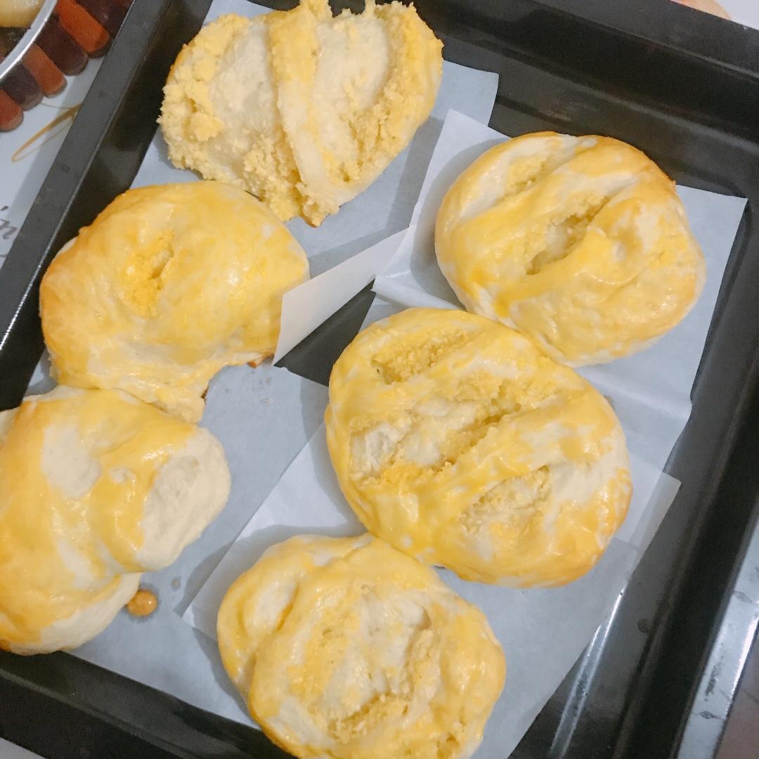 新手就能成功的【椰蓉面包卷】-手揉出膜