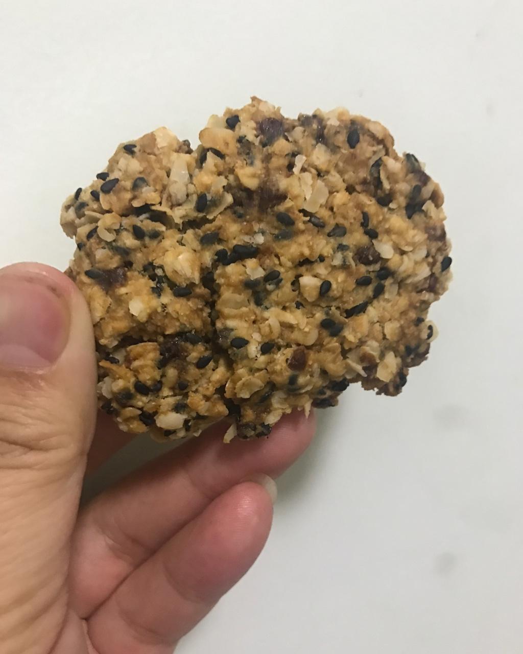 素食:有机燕麦芝麻大饼干