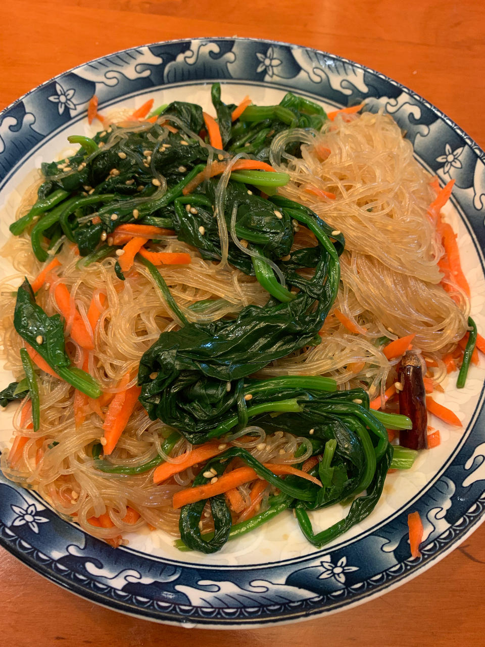 开胃爽口又营养的菠菜拌粉丝