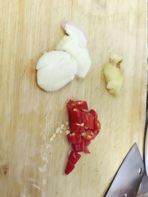 黄豆酱白萝卜焖排骨的做法 步骤3