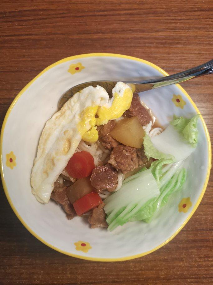 萝卜焖牛腩 （好吃得可以摆摊了）