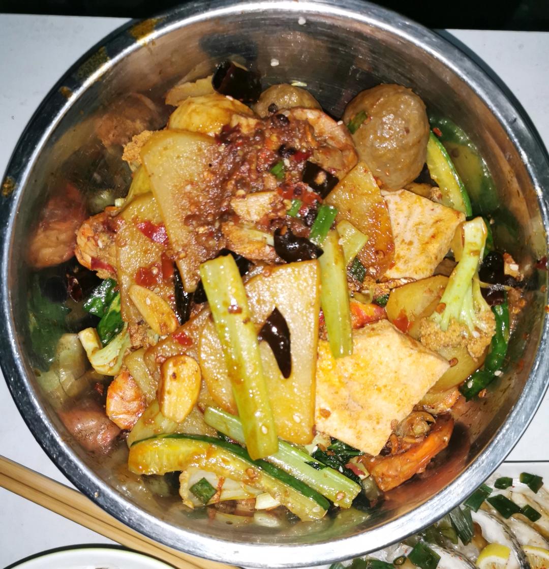 非油炸干锅虾   加各种菜的那种