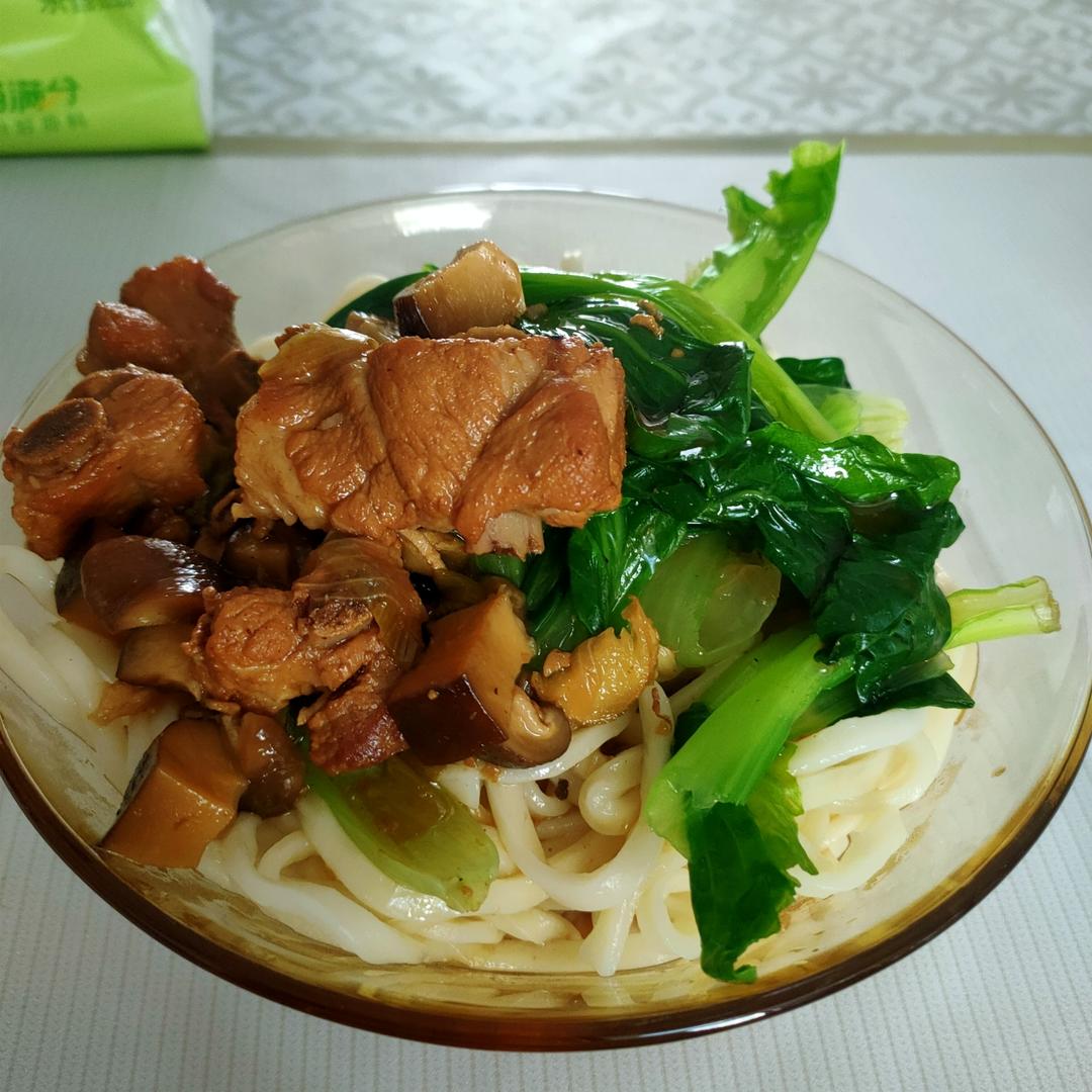 慢火细炖-鲜香浓郁的排骨面