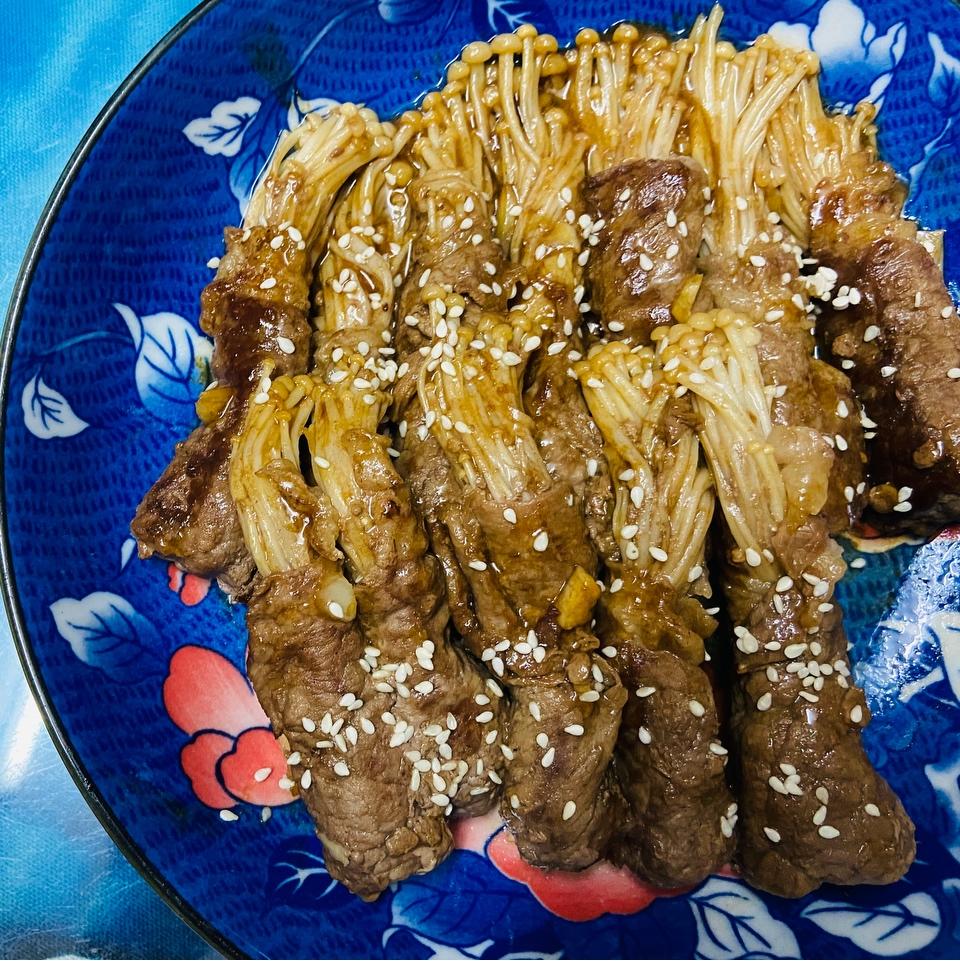 金针菇肥牛卷的做法