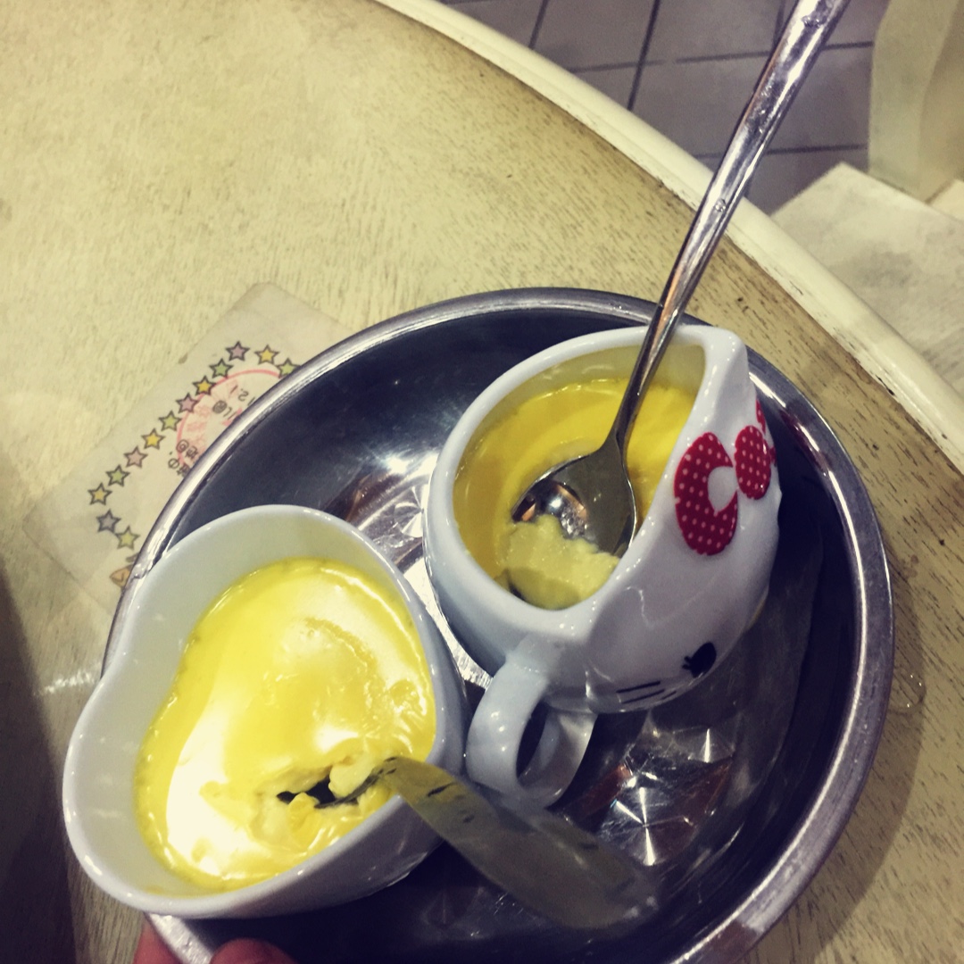 Crèmebrulée。法式烤布雷。焦糖布丁。