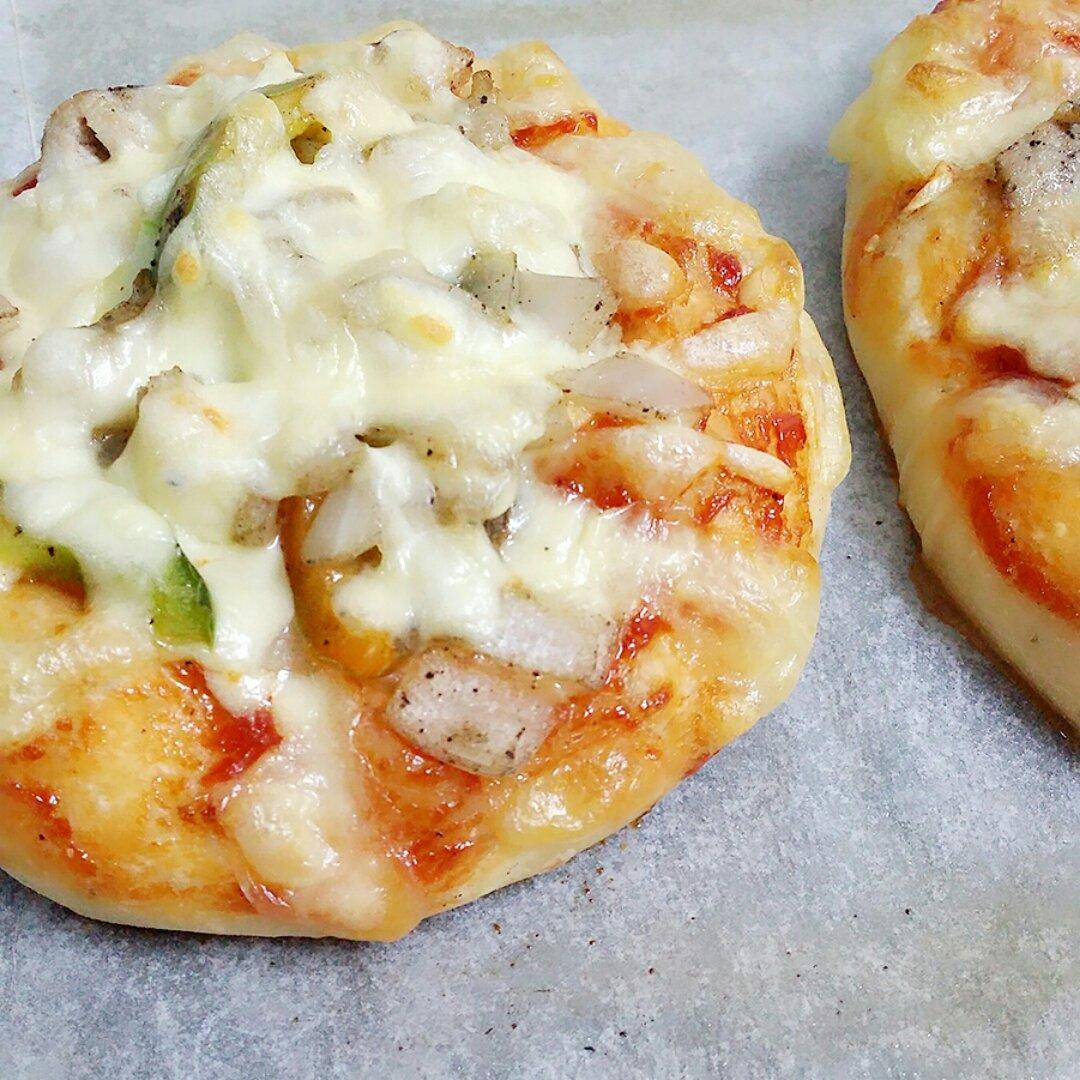 小鳗_做的一口气可以干掉六个的 mini意式披萨!