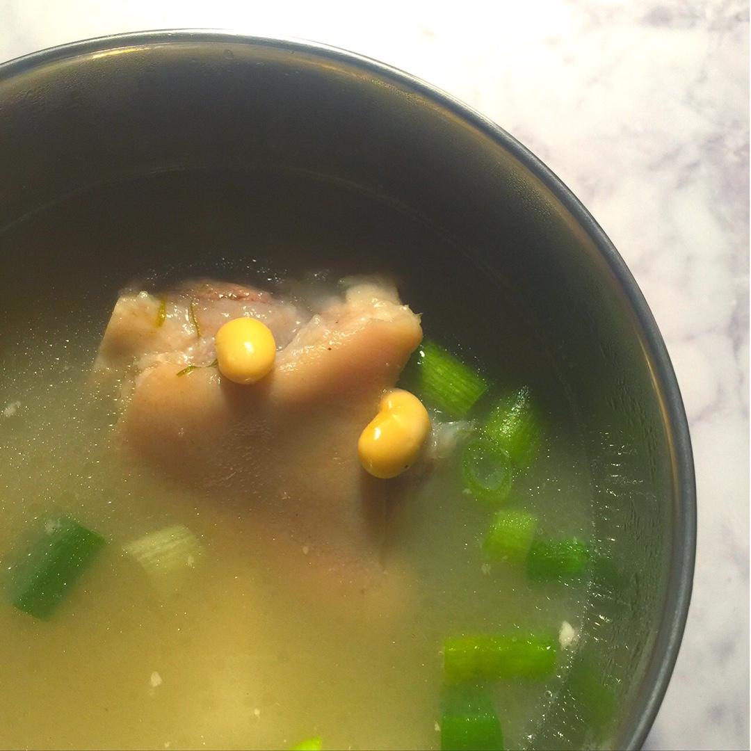 黄豆猪脚汤