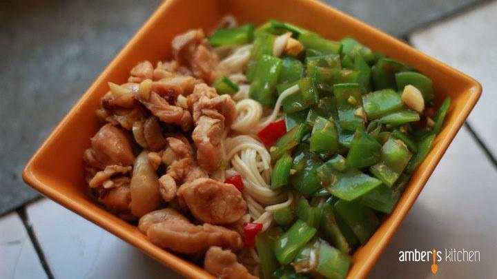 口水鸡荷兰豆凉面的做法