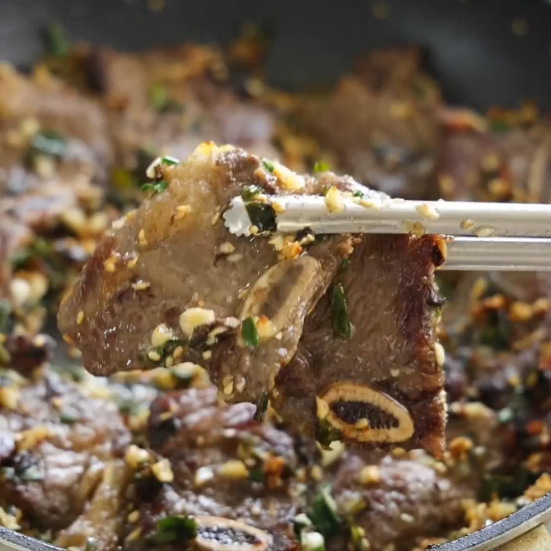 鹽蔥醬牛仔骨的做法 步驟3