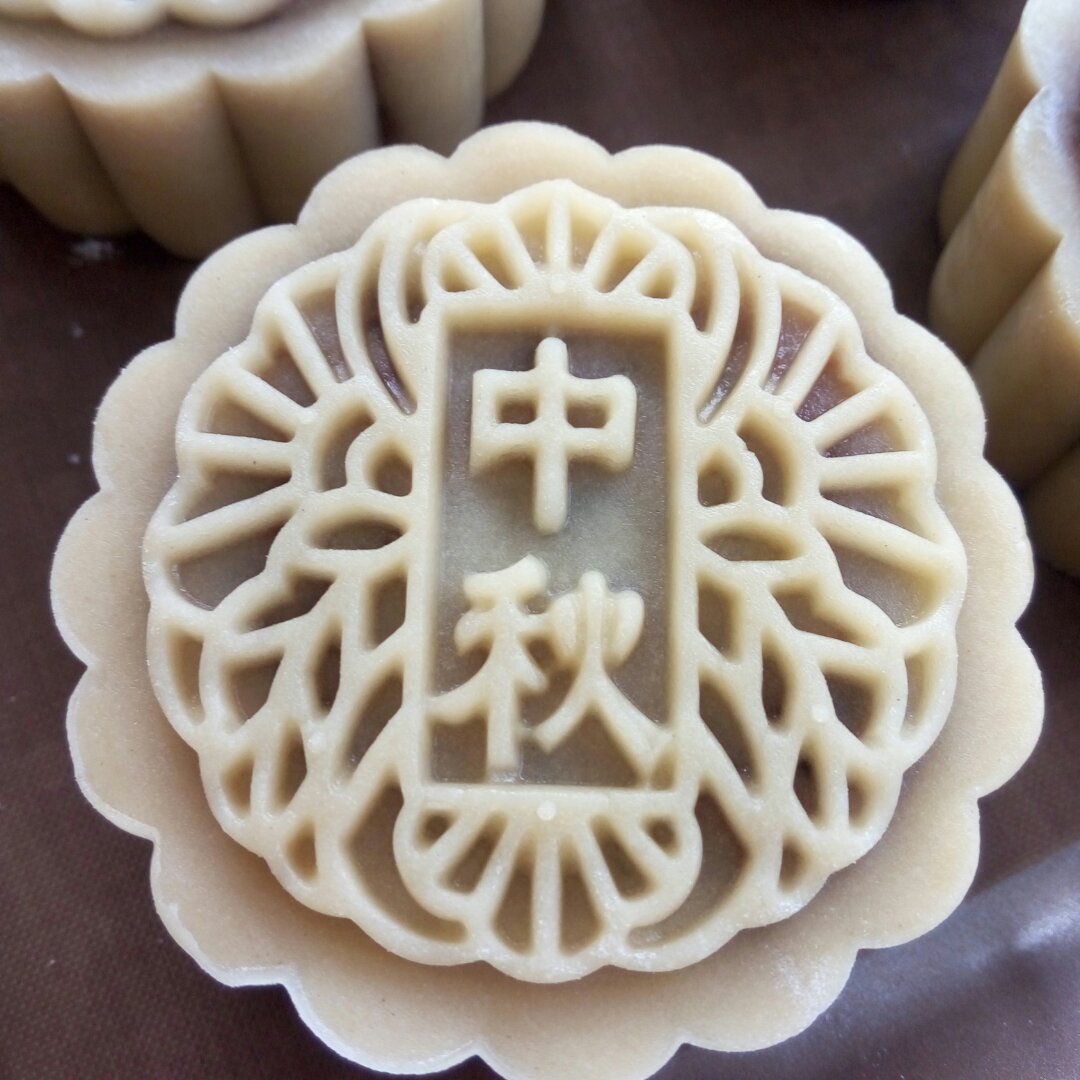 广式月饼—蛋黄莲蓉月饼