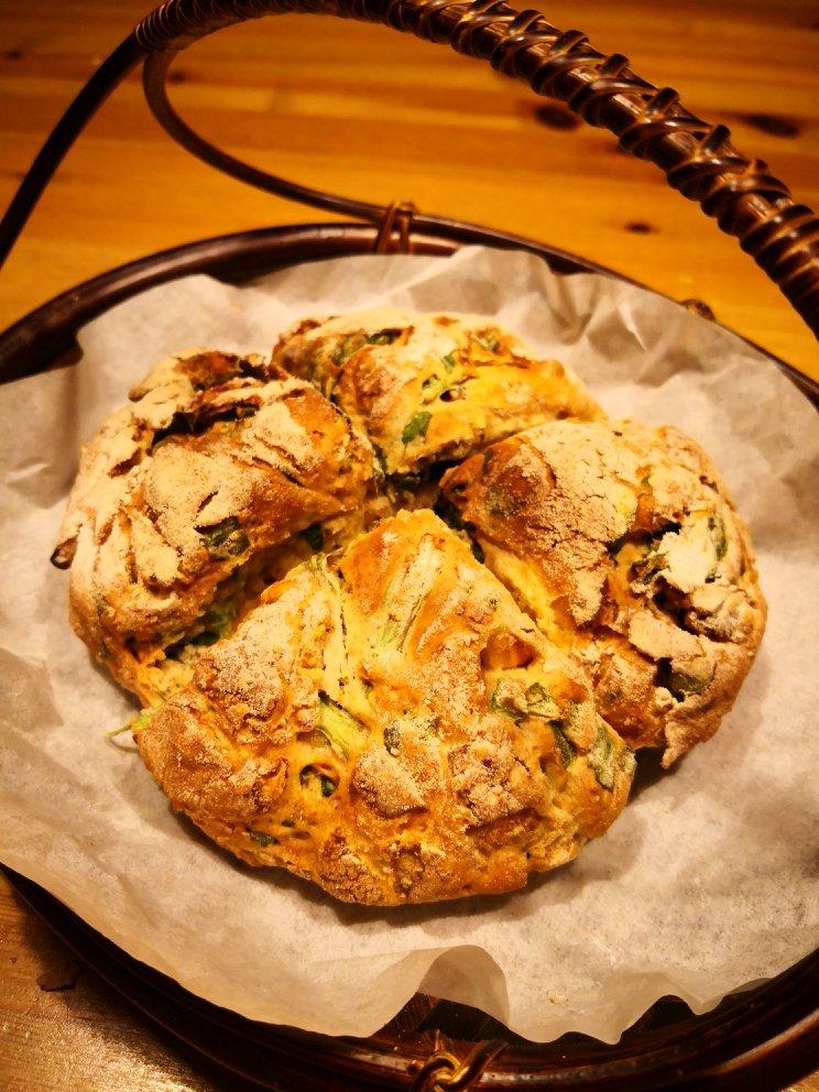 靖雯雯做的菠菜南瓜奶酪丹波面包丨健康·烘焙