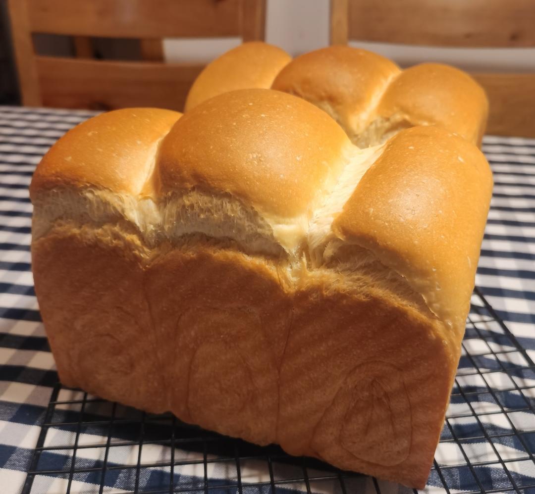 手撕鲜奶蛋白吐司