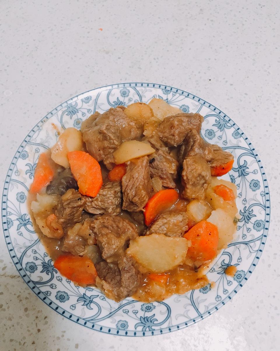 红烧土豆牛腩