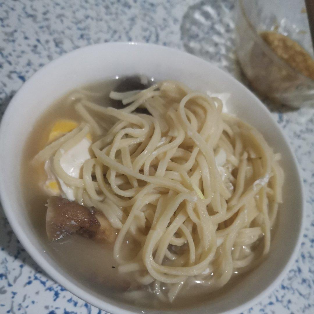 香菇鸡蛋面