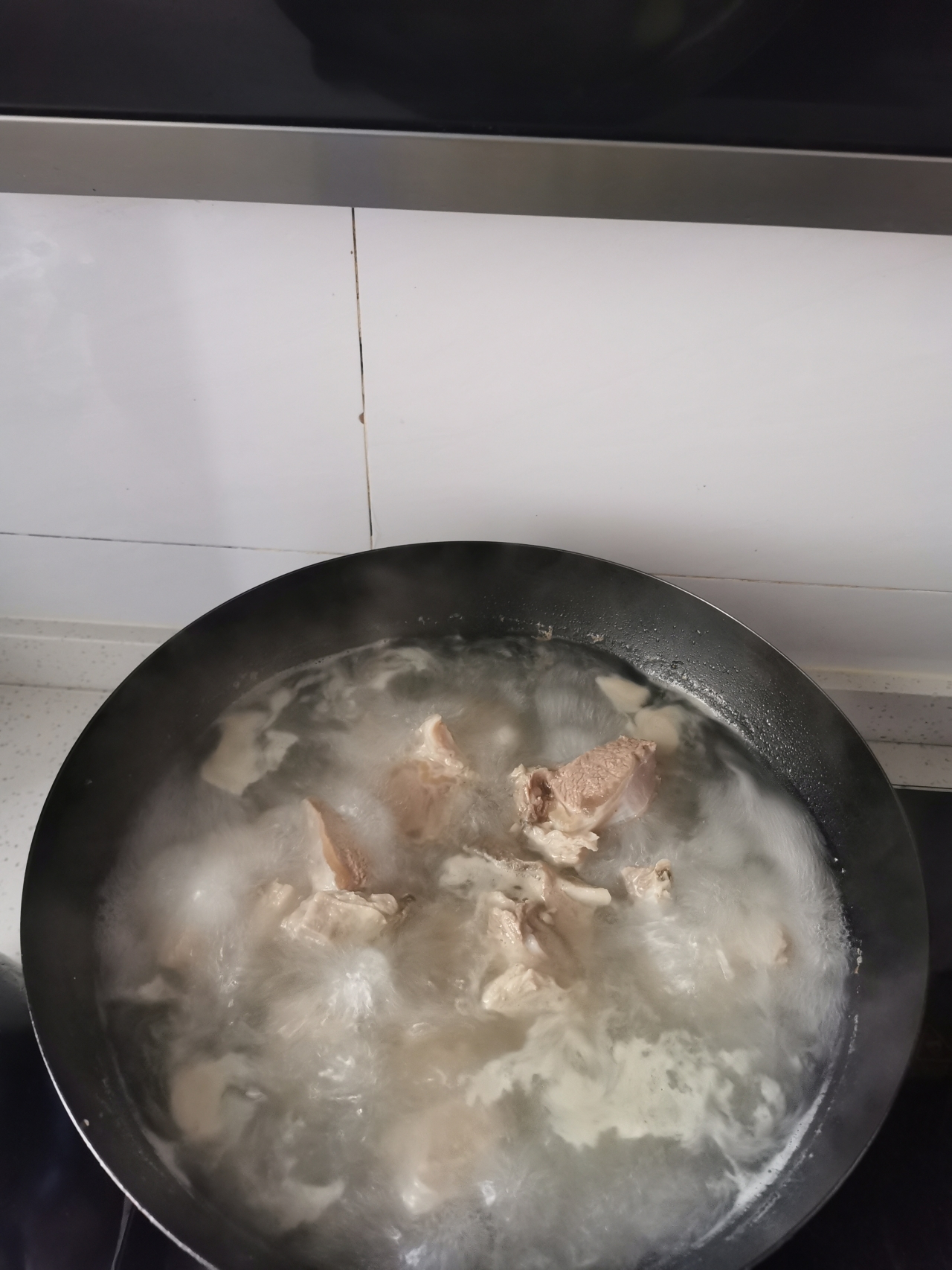 清炖胡萝卜羊肉汤的做法 步骤1