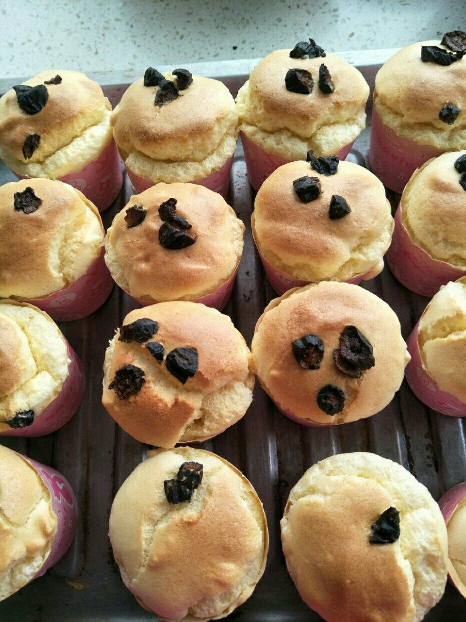 蔓越莓纸杯戚风小蛋糕