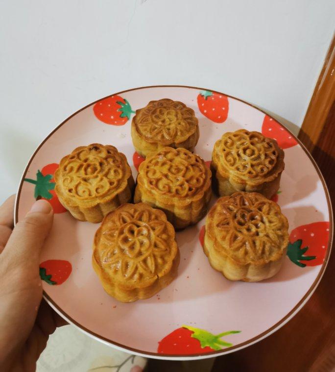 广式月饼—蛋黄莲蓉月饼