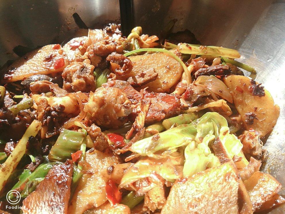 新手0失败的麻辣香锅教程！馋哭了而且超简单！