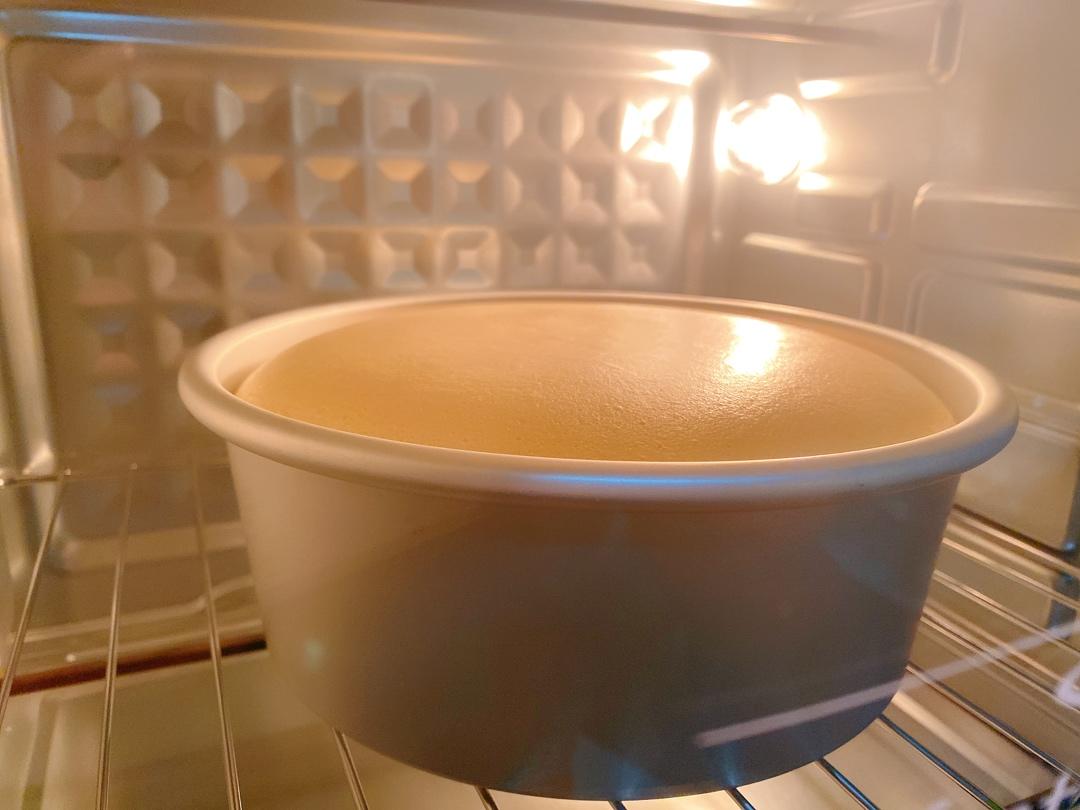 不凹底不塌陷的完美戚风蛋糕