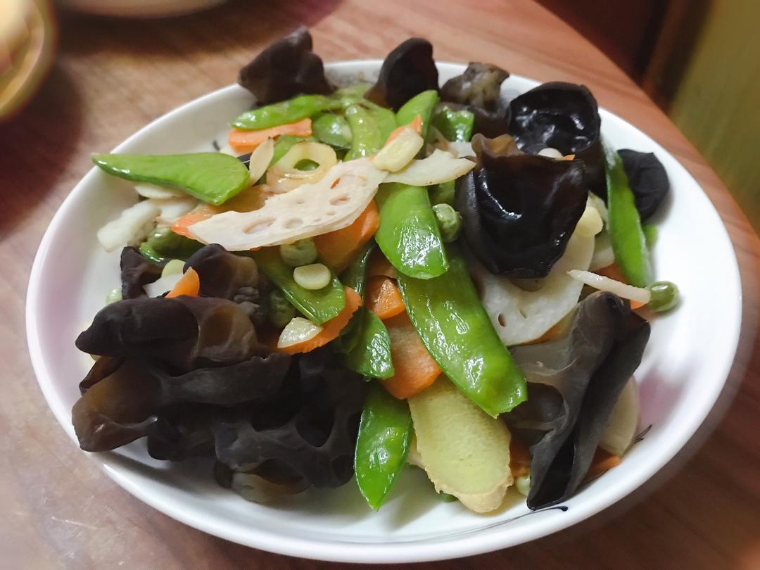 素菜也可以这么美—荷塘小炒