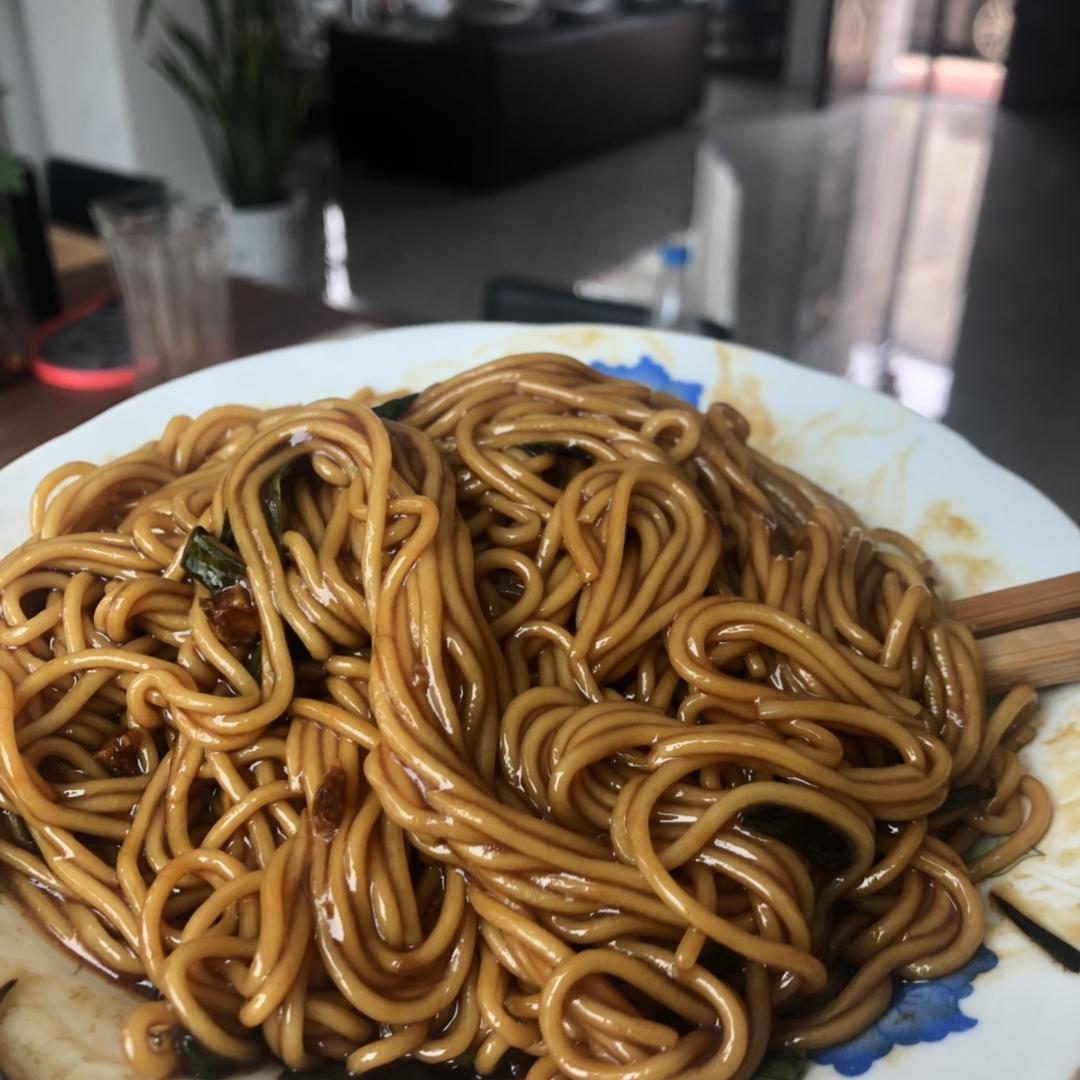 10分钟搞定的一碗葱油拌面