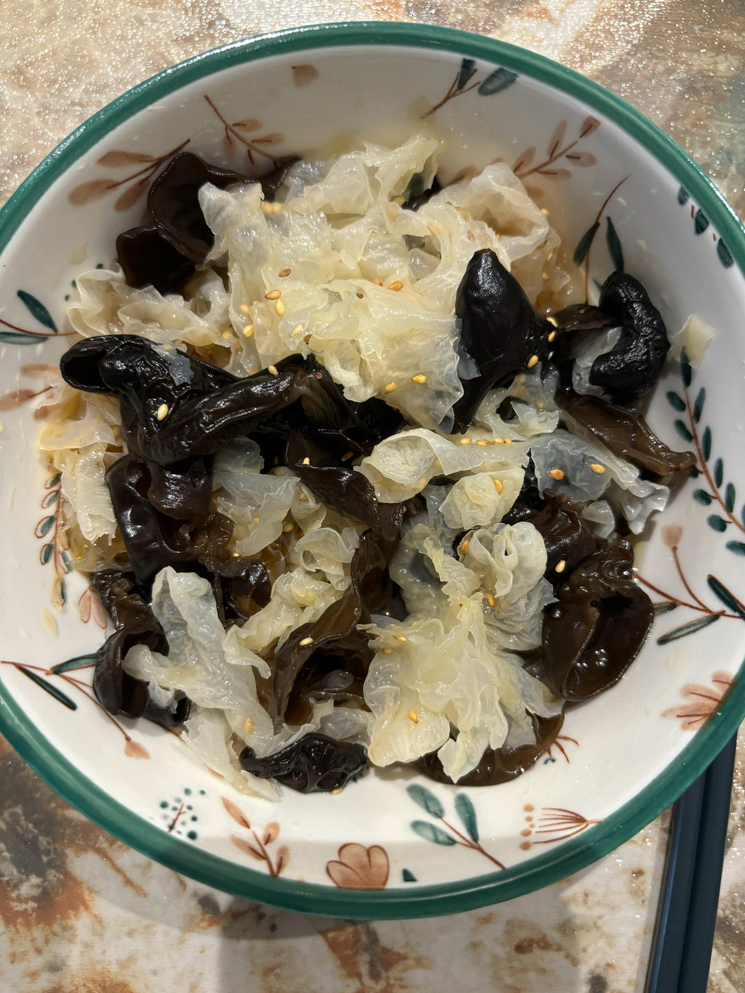凉拌黑白木耳