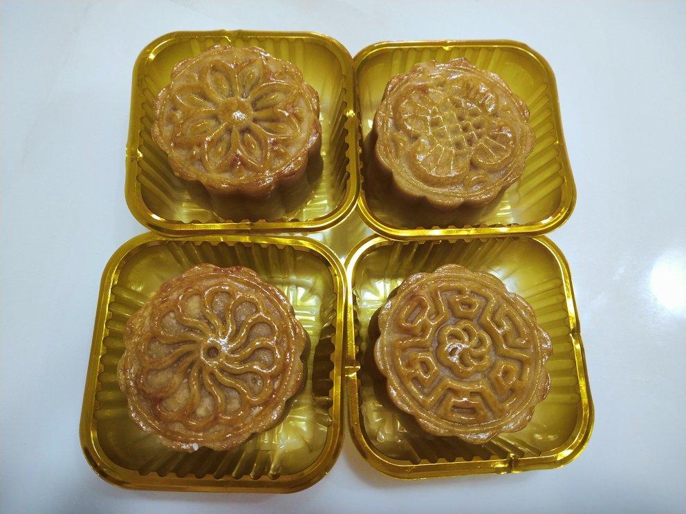 广式月饼—蛋黄莲蓉月饼