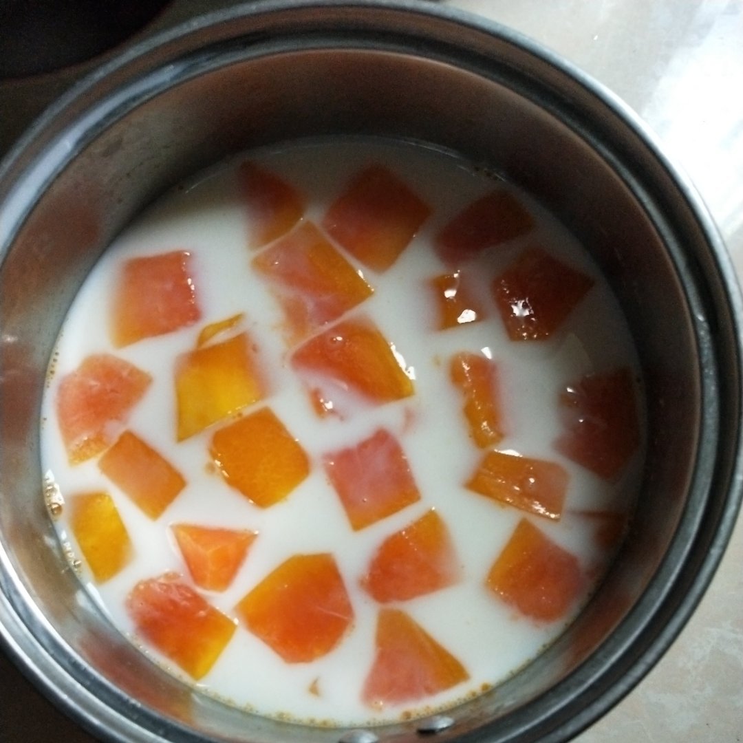 鲜奶炖木瓜