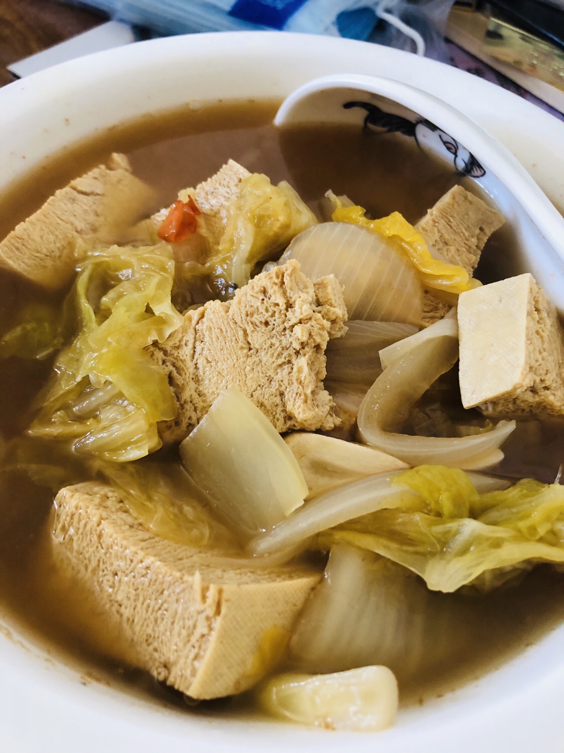 酸菜炖冻豆腐汤的做法