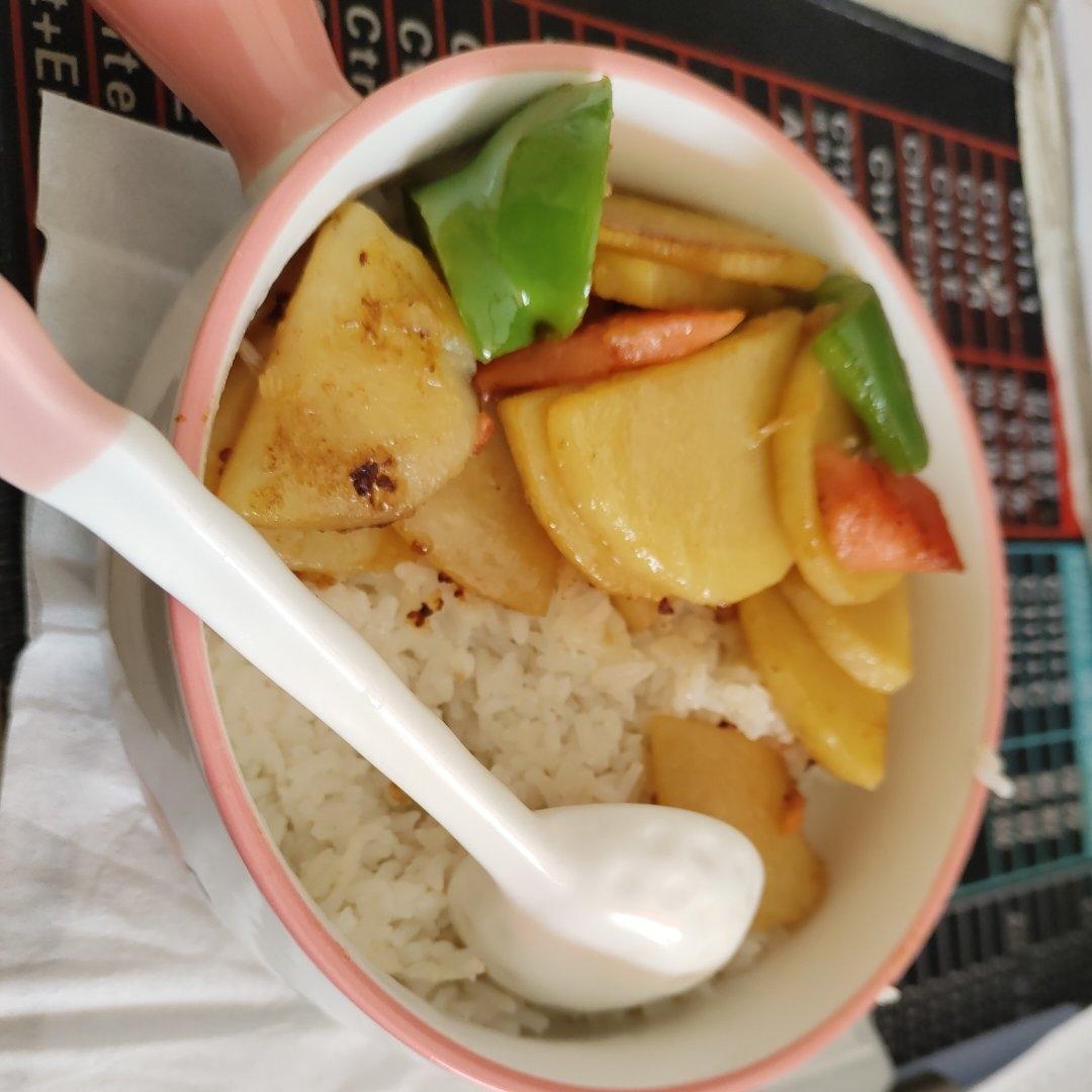 土豆片炒火腿肠