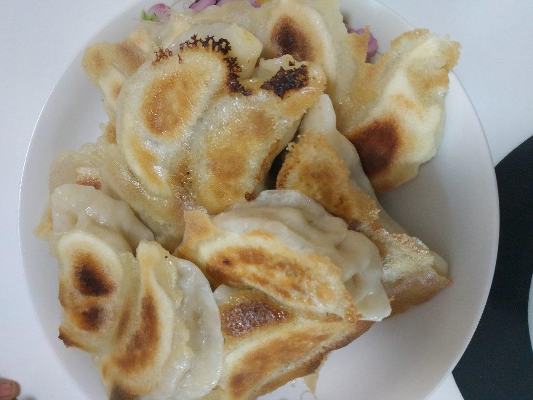 锅贴饺子